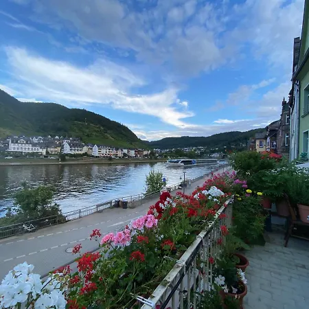Holiday Apartment Mit Moselblick Im Moselhaus Cochem Exterior photo