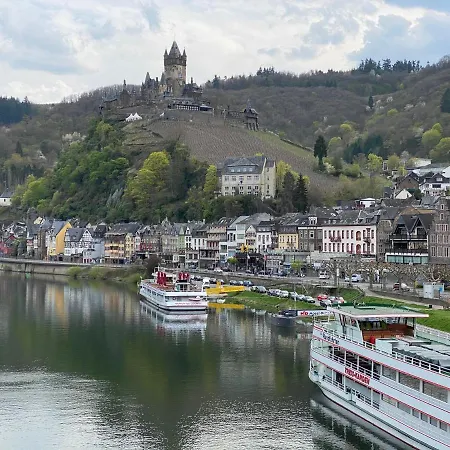 Holiday Apartment Mit Moselblick Im Moselhaus Cochem Exterior photo